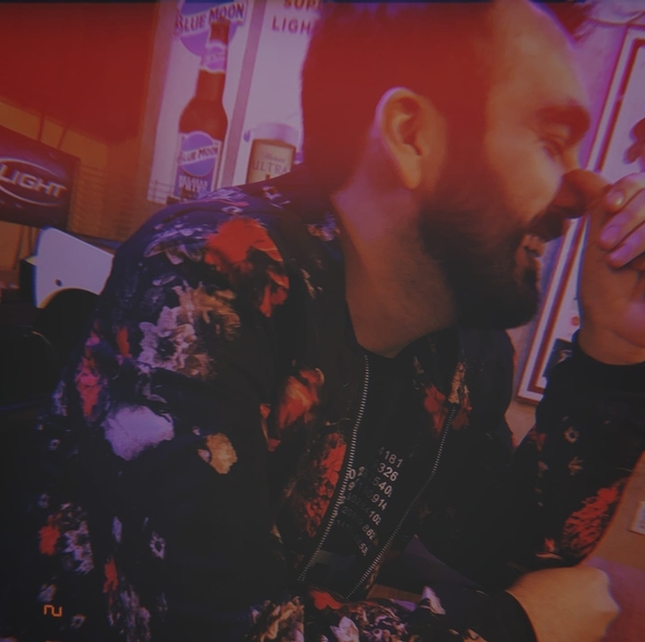 Meet your Posher, Salvador - Picture 1 of 1